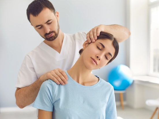 Il legame tra osteopatia e mal di testa